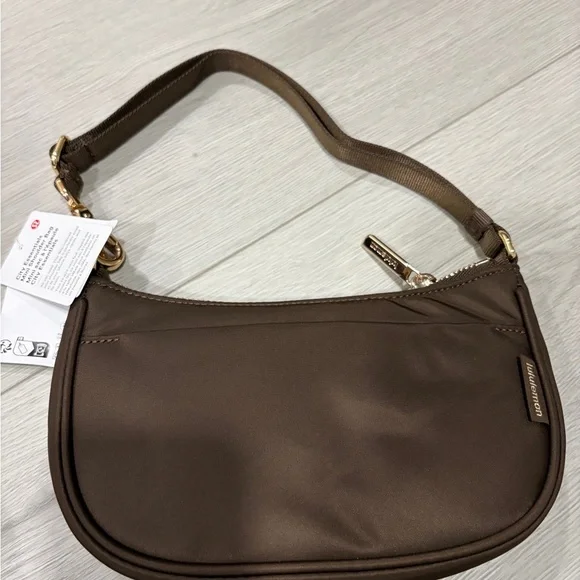 *LIMITED EDITION COLOR* NWT BROWN LULULEMON PURSE - Picture 3 of 5